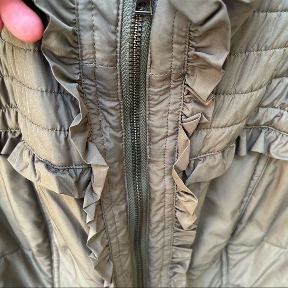 Christopher & Bank Sage Green Ruffle Vest Sz M - Picture 4 of 10